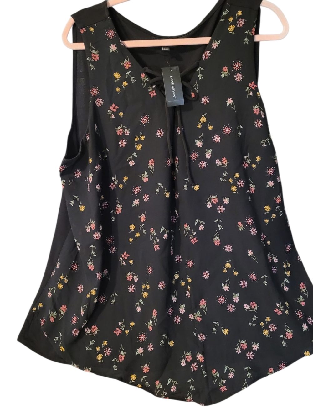 NWT Lane Bryant black floral sleeveless top - 22/24.         A45